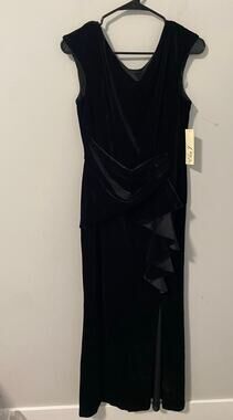 New Eliza J Black Velvet Sleeveless Dress Size 8